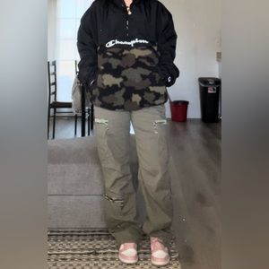 CHAMPION HOODIE SIZE SMALL